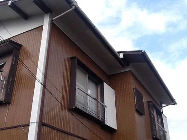 現在は燻し銀な古家あり。