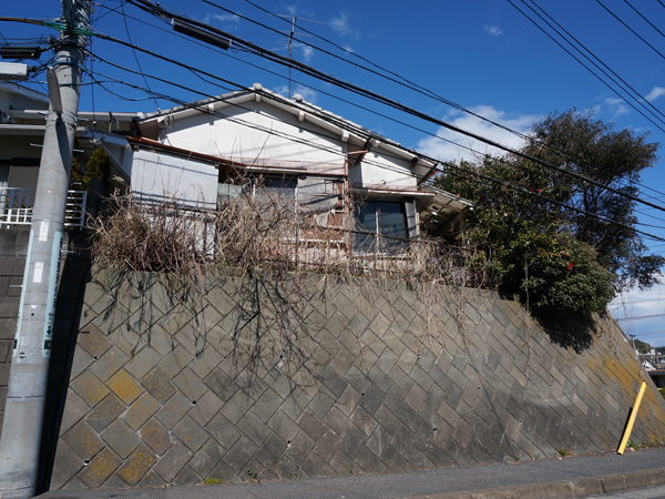 じゃじゃーん！古家つきの土地です。