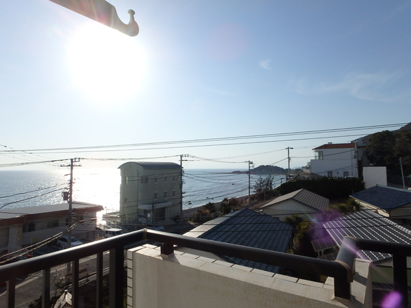 バルコニーからの眺望。毎日こんな景色が見れるなんて最高ですね。