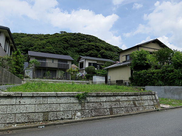 山を背に広々の82.15坪。