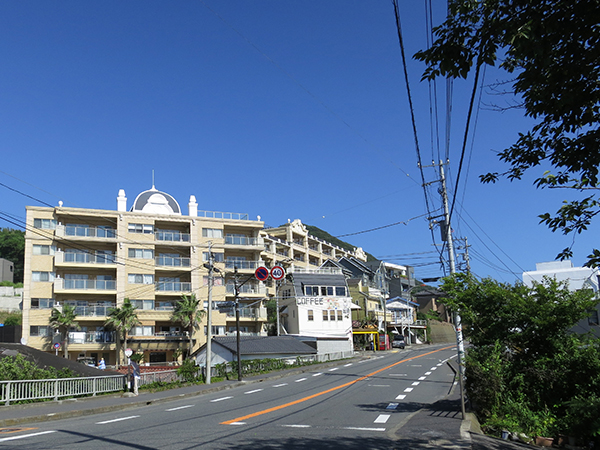 外観。海側より。