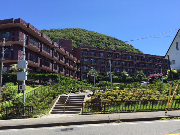 １３４号線沿いで目立つこのルックス