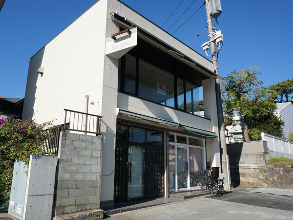 視認性の高い店舗です。ここ、結構目立ちますよー