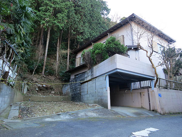山の際までが当敷地。とっても縦長です。