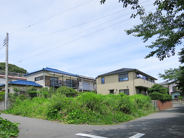 南側6Mの道路に面しているので開放感と日当たり抜群です。