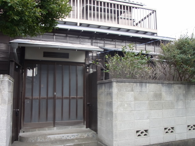 玄関。