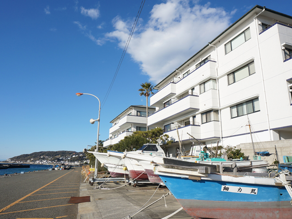 目の前は海、海、漁港！