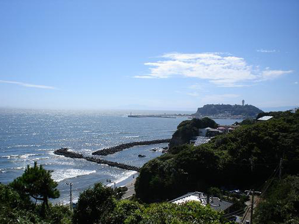 2Fテラスから江ノ島を望む。