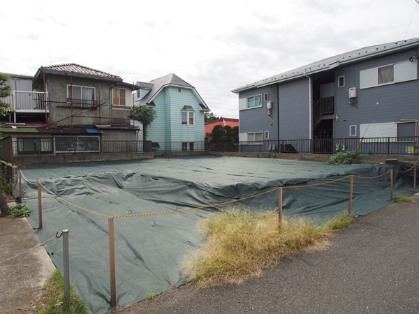西向きの土地です。