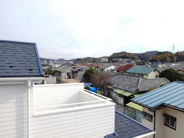 空がググンと近い眺望ルーフトップバルコニーで、ビール片手にパカ～ン。