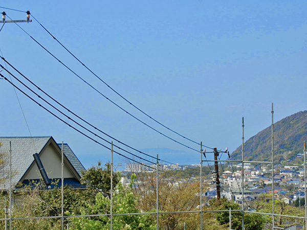 葉山の街並みと海遠望！
