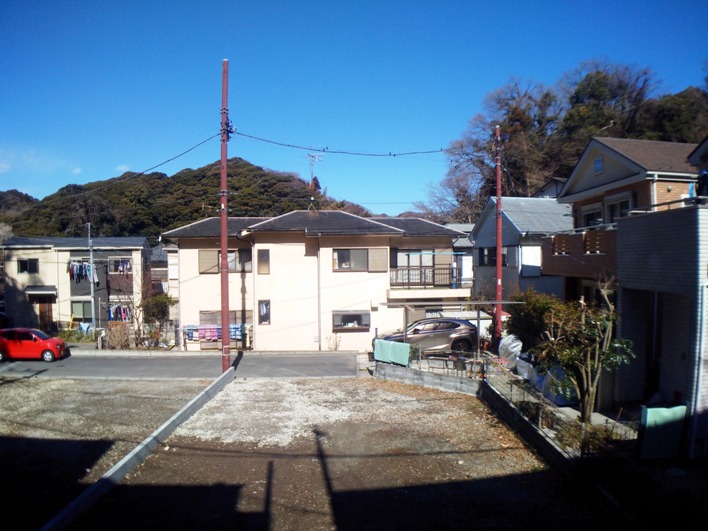 南側公道からの景色
