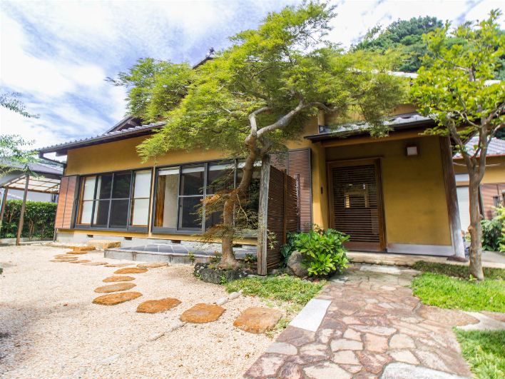 格式高い二階堂に162.83㎡の平屋。しかも離れもあります。