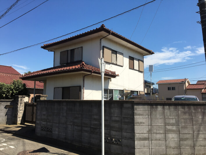 角地で、現在は南側にお庭を設けてあり、陽当たりもgood