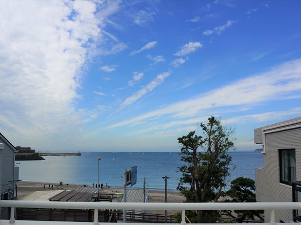 ルーフバルコニーから海－－－！