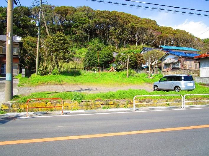 横須賀市佐島。海の目の前、県道沿いの大きな土地出ました。