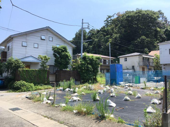 空の抜けと緑が見えるところが大町の雰囲気を伝えています。