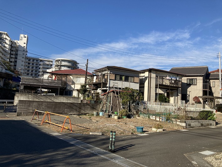 秋谷の落ち着いた雰囲気の中にある海近でコンパクトな土地。