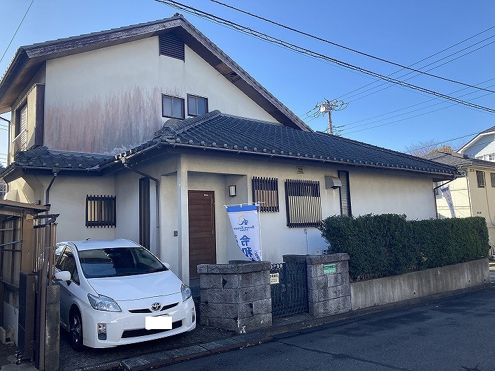 雰囲気ある古家。この雰囲気を活かしてリノベか。約60坪あるので更地にして、スケルトンハウスを作っても面白い！ルーフを作れば、周辺の自然をいっぱい感じることができるナイスな土地。