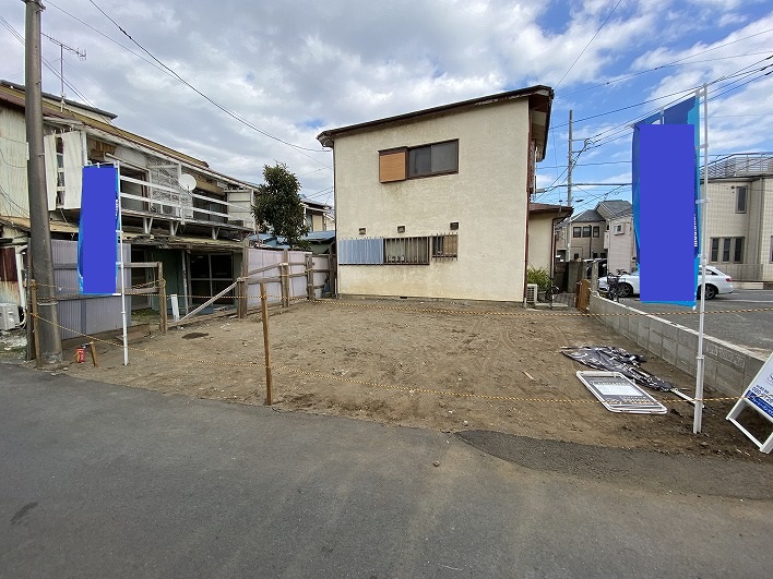 狭小ながら整形地です。1階部分はカースペースにして、2階3階に居室とするのが合理的でしょうね～。
