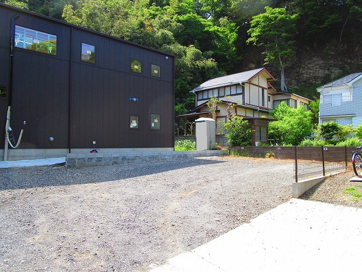 長谷の谷戸に静かに暮らせるイイ土地出てます。