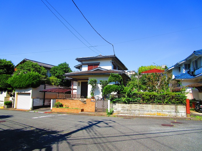 ゆったり感のある西鎌倉山の一等地。