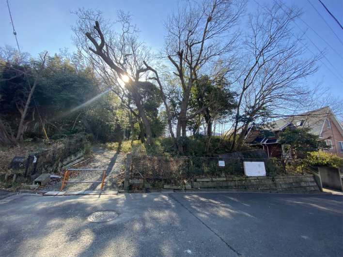 敷地の入り口。ここに3宅が造成されます。