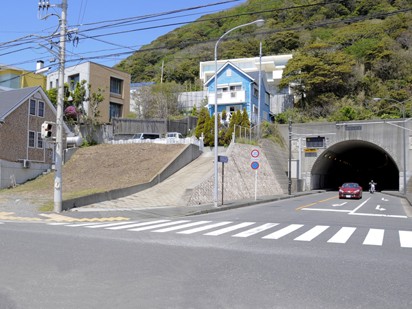 トンネルと物件