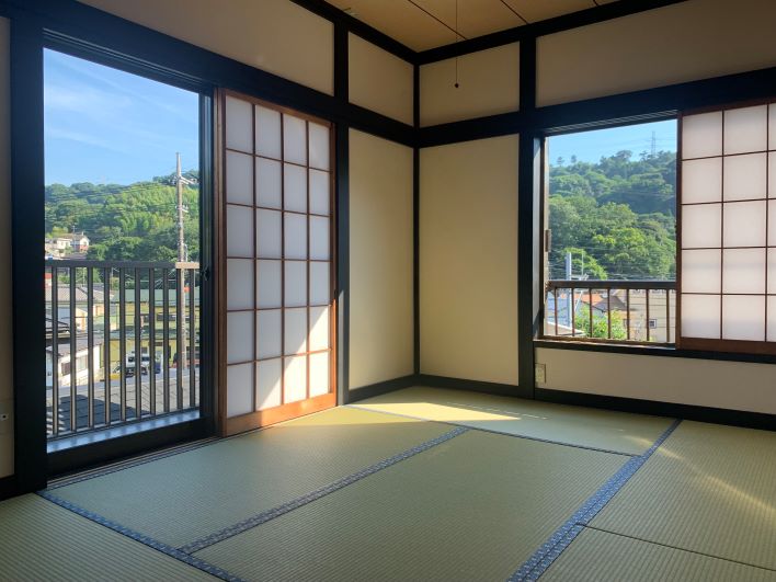 長閑な風景と畳の香りに強烈なお昼寝欲求が襲いかかる(笑)風が抜けてとにかく気持ちがいい空間。
