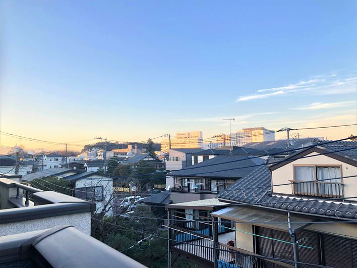 バルコニーからの眺望。空が広いな！