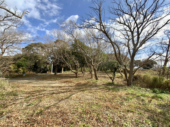 画像だけではどこまでの範囲が敷地か見分けがつきません。現地要確認！