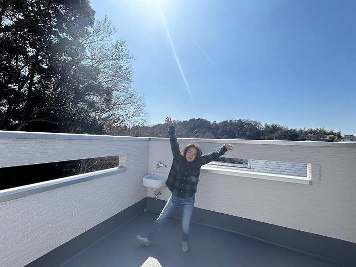 屋上ルーフ。見て～！この日当たりと開放感！！