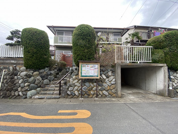 前面道路はバス通りなので、車の運転もらくちん。