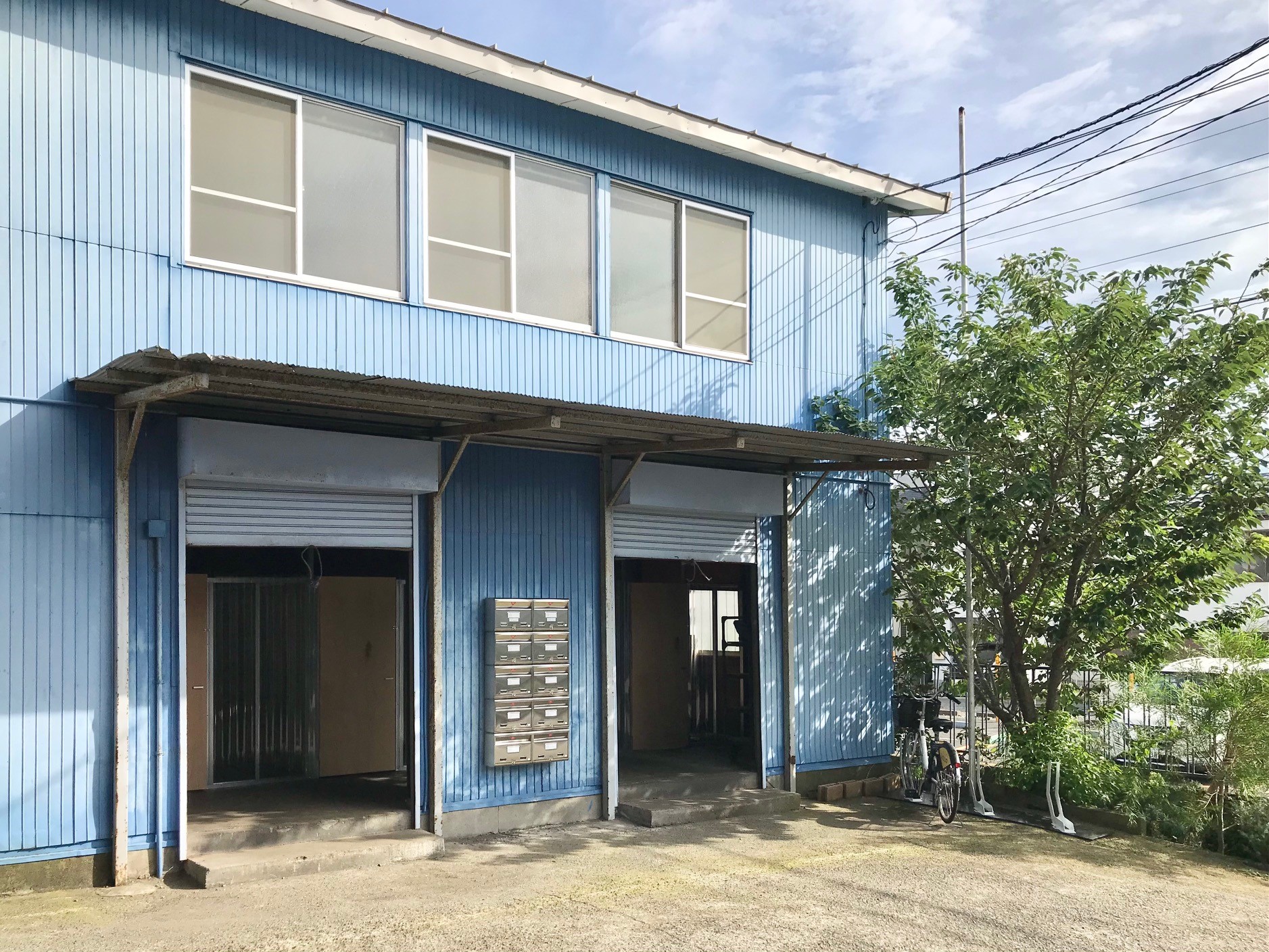 「KIKI BASE FUJISAWA」敷地内にあるこの建物2階ワンフロアをまるっと募集中！