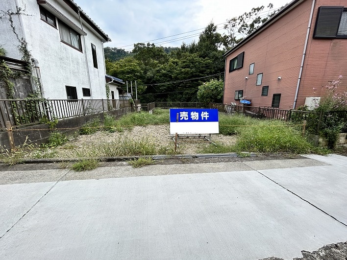 東西に建物がありますが、南北にはグリーンの眺望が確保できます