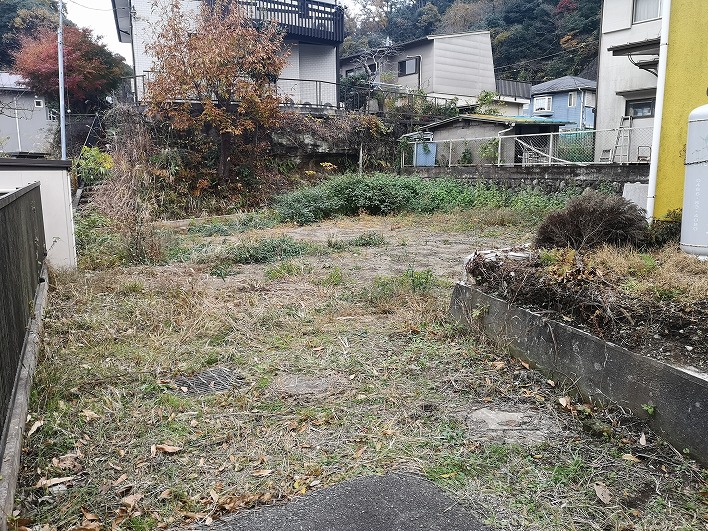 古都鎌倉の雰囲気残る、とってもしずかーなとこ。是非秘密基地のようなスケルトンハウスを建ててほしい！
