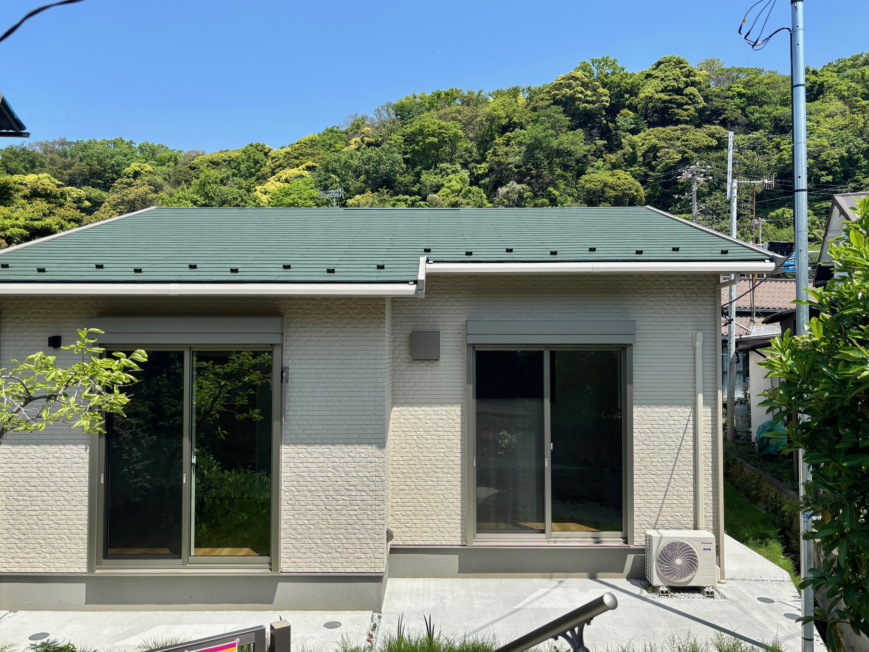 葉山町立図書館（人気の堀内にあります）からすぐそばに新築平屋が募集にでました。周辺は山のグリーンが良く見える！