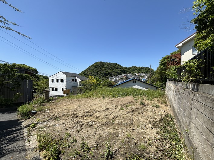隣地より高台なので明るく開放的