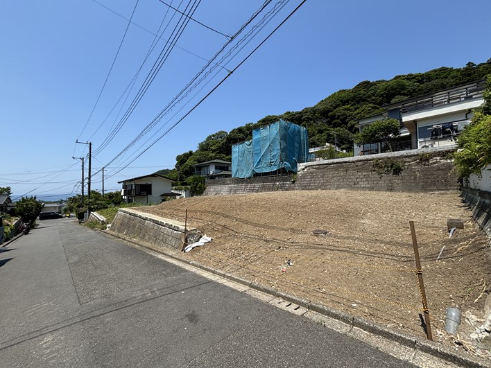 高台の住宅街に海を遠望出来る土地が登場(2区画です)