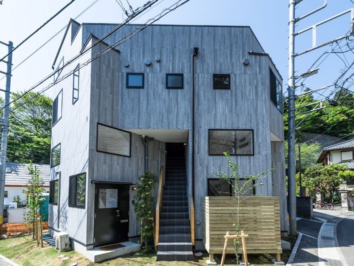 見る角度によって色んな顔に見える外観デザイン。