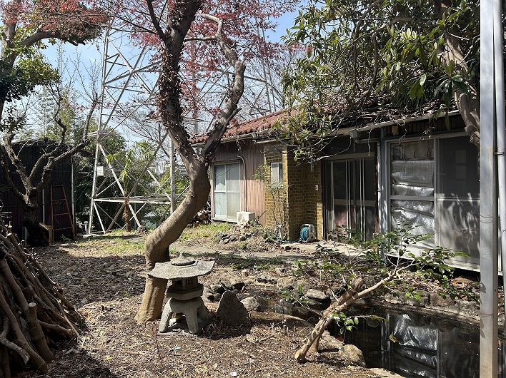 ちいさなちいさなお山の上。太陽に愛されてる！陽当たりと風通りがgood！