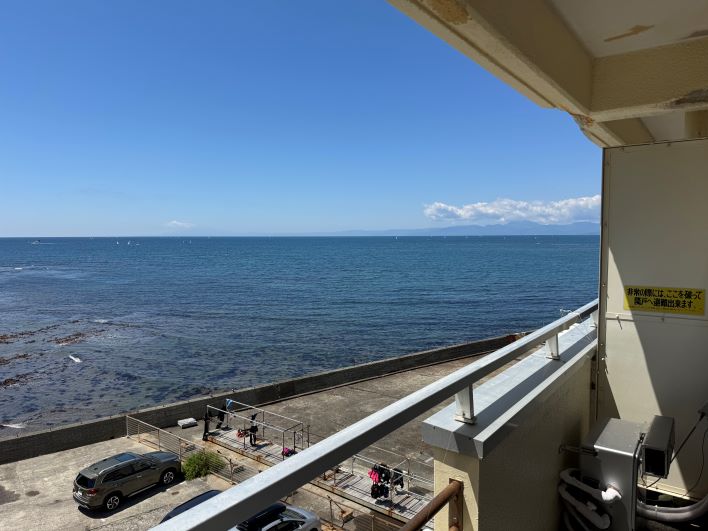 テラスからは海がドーンと。
