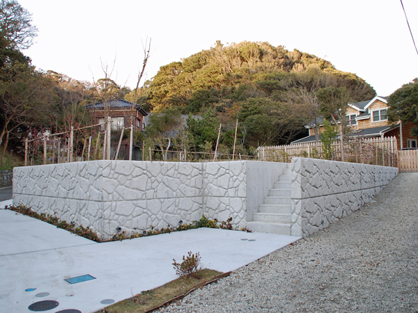 一段上げて造成された土地